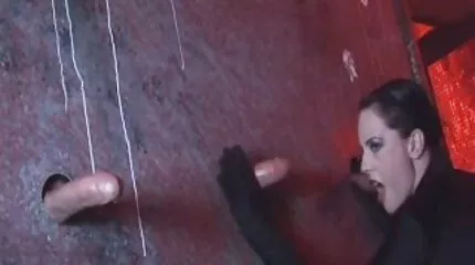 คนรัก fucks วีดีโอ x ฝรั่ง ผู้หญิงที่แต่งงานแล้วอย่างไพเราะเหมือนที่สามีของเธอไม่ทำ