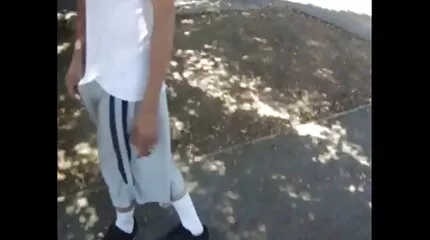 ผู้หญิงที่มีนมขนาดใหญ่ fucks อยาก ดู วีดีโอ หนัง x ตัวเองด้วยของเล่น