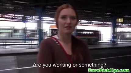 Redhead handjob วีดีโอ โป๊ ข่มขืน บอกใบ้ถึงความต้องการทางเพศ