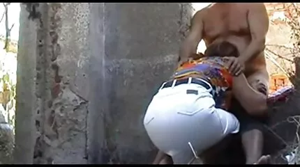 สาวผอมให้ blowjob ลึกและ fucks กับเพื่อนบ้านในหี ดู หนัง วีดีโอ x
