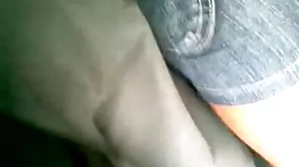 บาร์เทนเดอร์ อยาก ดู วีดีโอ หนัง x fucks สีน้ำตาลที่ไม่รู้จักพอบนโซฟา