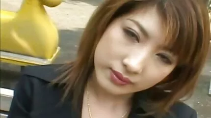 หญิงสาวขี่ไก่ของผู้ชายที่โตแล้ว เอ็กซ์ วีดีโอ